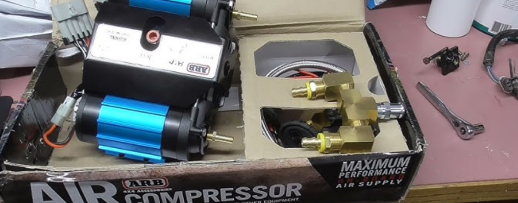 Compact compressor installations