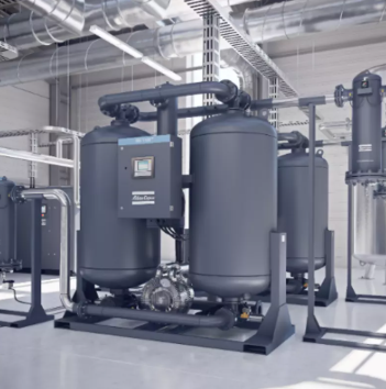 Desiccant dryer for conveying